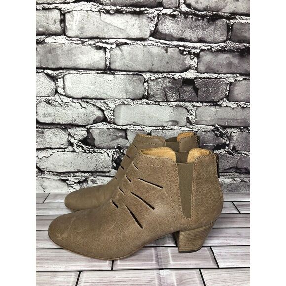 Aquatalia Taupe Leather Perforated Zip Heel Booties Boots Women Sz 9US/40EU - Picture 1 of 16